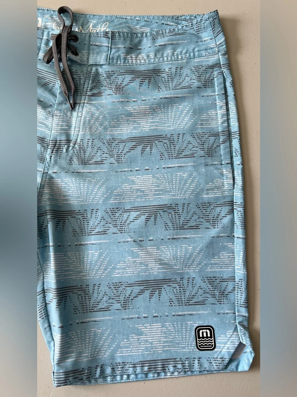 TravisMathew Rip Me Off Boardshorts Swim Trunks Blue Tropical Print Size 34